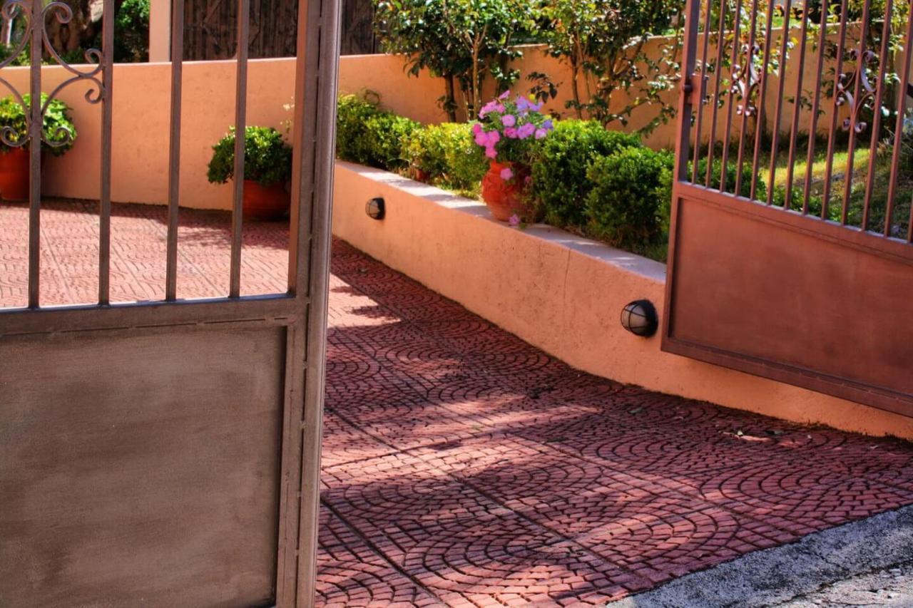 Traditional Villa Mandola Livathos  Exterior photo
