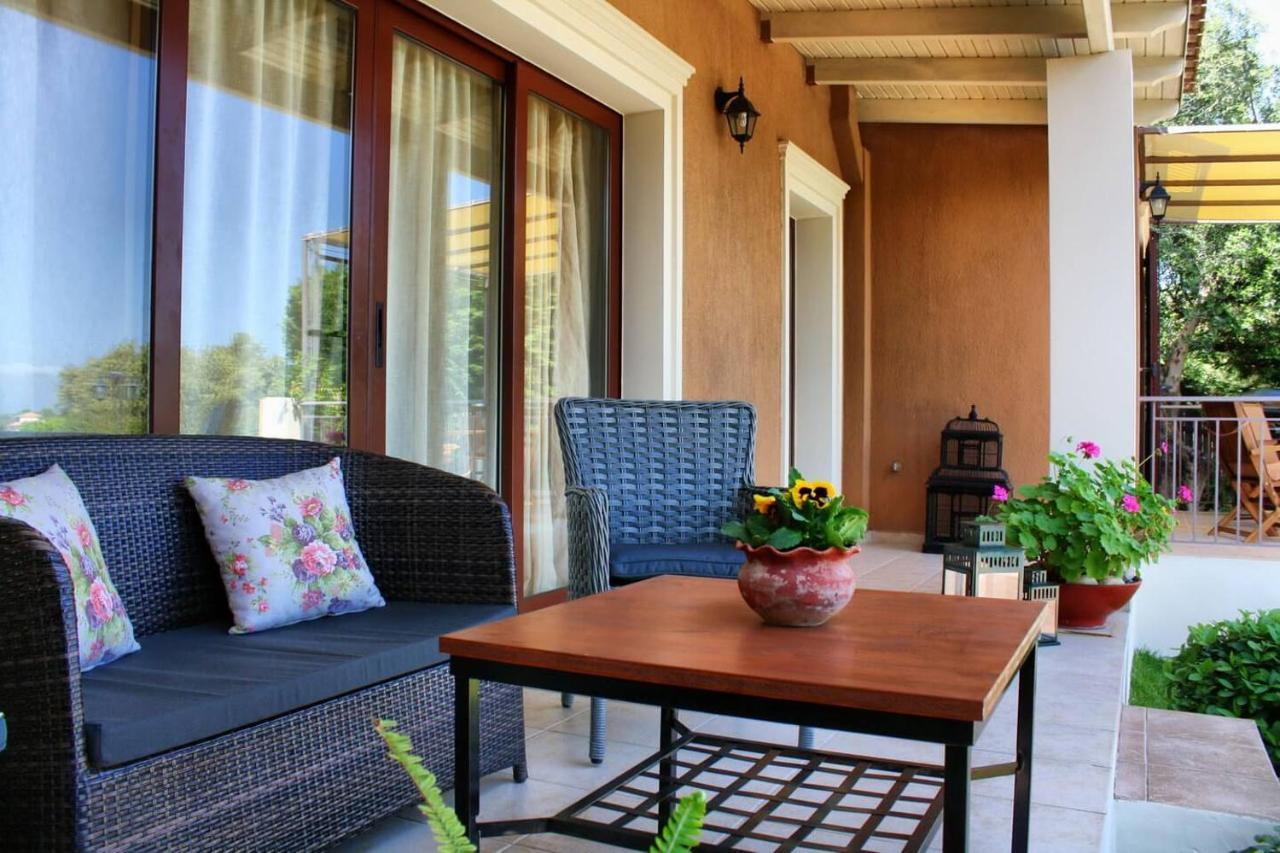 Traditional Villa Mandola Livathos  Exterior photo
